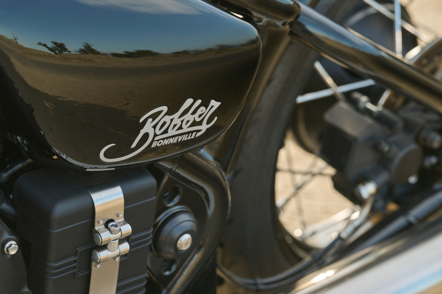 Bonneville Bobber - Ash Grey / Jet Black