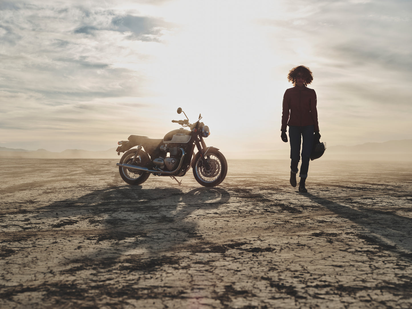 Bonneville T120 Jet Black Fusion White